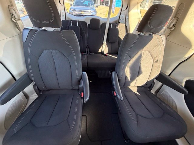 Used 2023 Chrysler Voyager LX FWD image 34