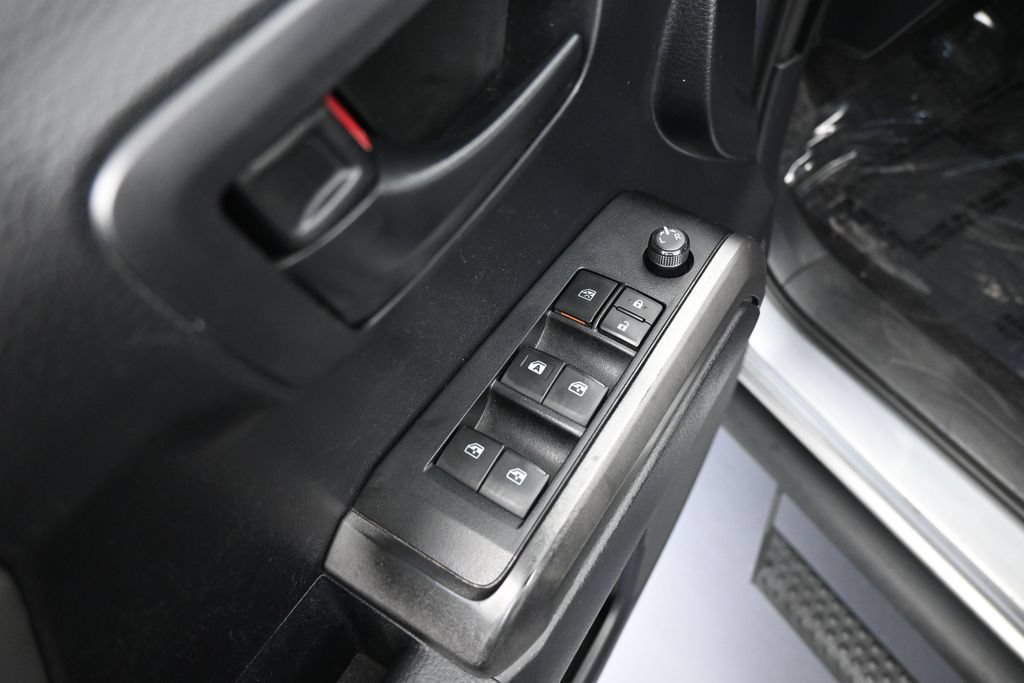 Used 2021 Toyota Tacoma SR5 w/ SR5 Appearance Package (SM) RWD image 14