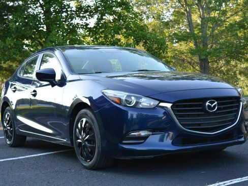 Used 2017 MAZDA MAZDA3 Sport FWD image 4