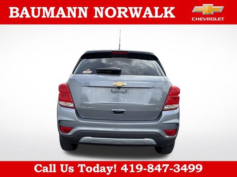 Used 2020 Chevrolet Trax LT w/ LT Convenience Package AWD/4WD image 11