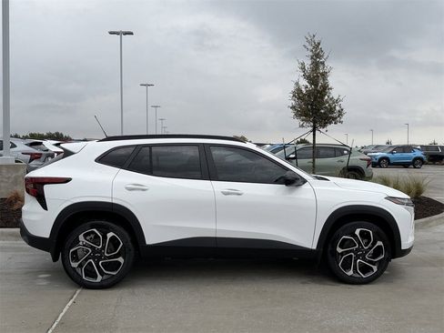 New 2026 Chevrolet Trax RS image 3