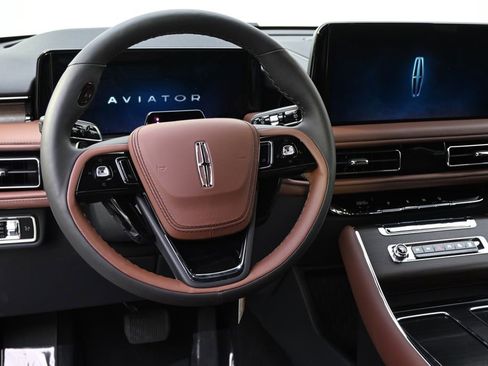 New 2026 Lincoln Aviator Reserve w/ Jet Appearance Package AWD/4WD image 12