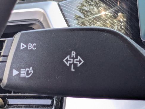 Used 2024 BMW X5 sDrive40i w/ M Sport Package image 11