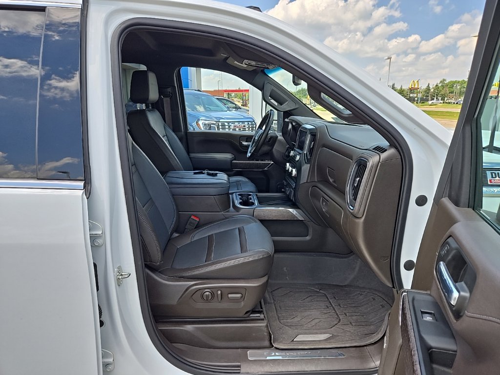 Used 2023 GMC Sierra 3500 Denali AWD/4WD image 11