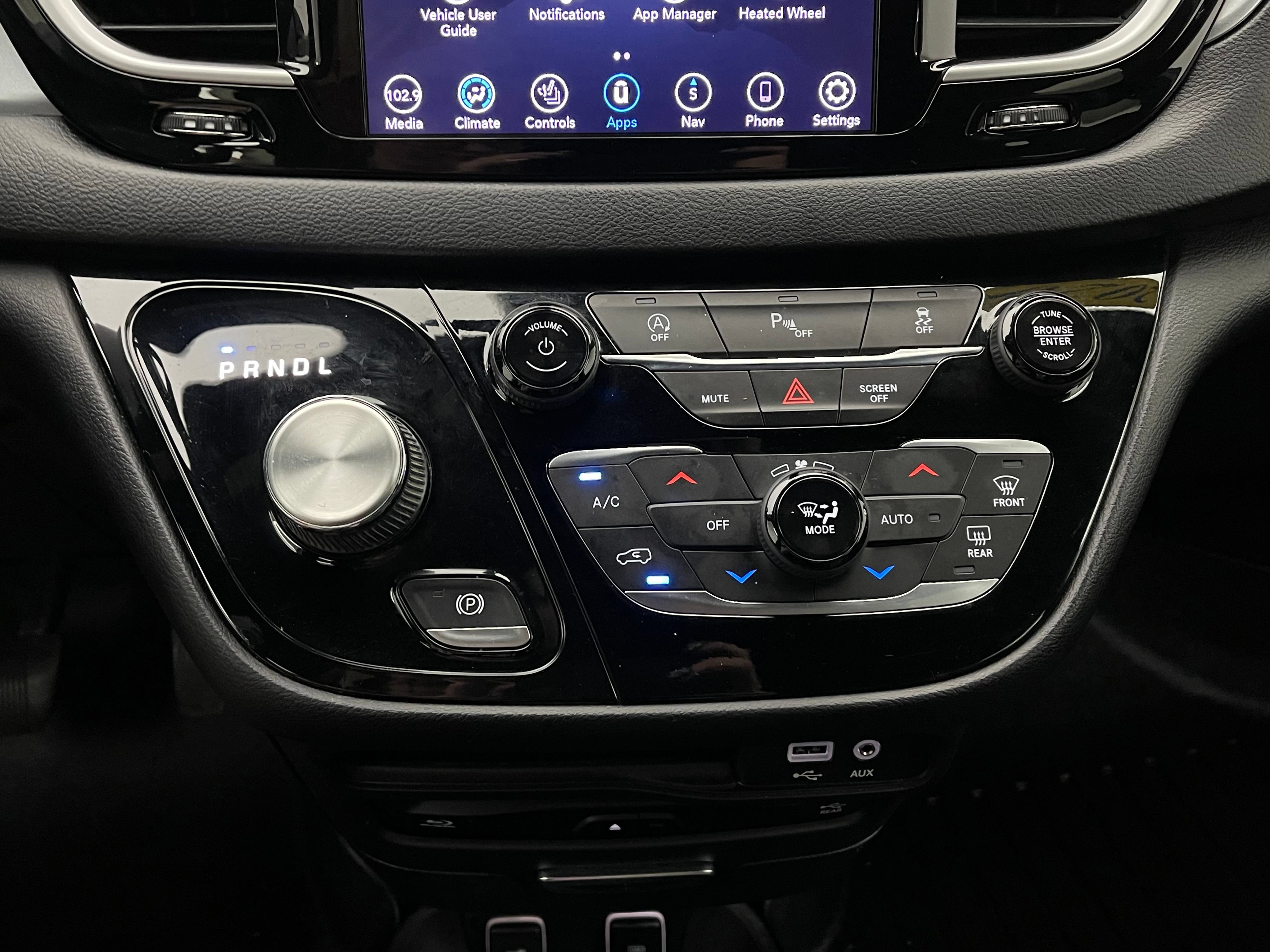Used 2020 Chrysler Pacifica Touring-L Plus w/ S Appearance Package FWD image 31