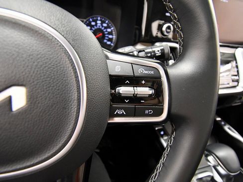 Certified 2023 Kia Sorento S w/ Panoramic Sunroof Package image 22