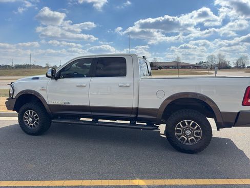 Used 2022 RAM 2500 Limited image 13