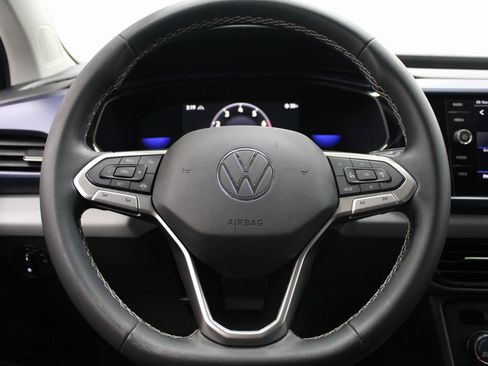 Used 2022 Volkswagen Taos SE image 32