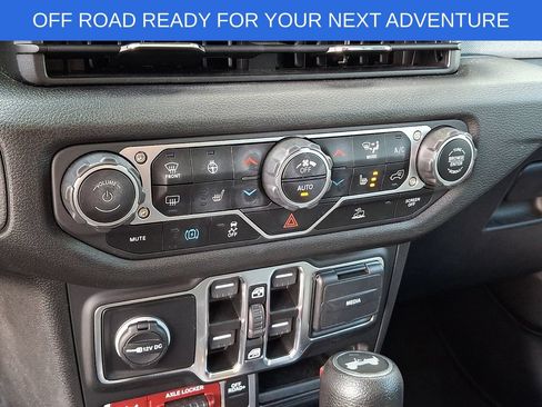 Used 2024 Jeep Wrangler Unlimited AWD/4WD image 15