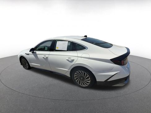 Used 2025 Hyundai Sonata SEL FWD image 9
