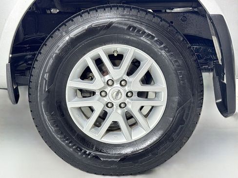 Used 2019 Nissan Frontier SV image 10