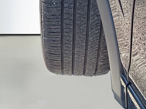 Used 2023 Volkswagen Tiguan SEL R-Line image 42