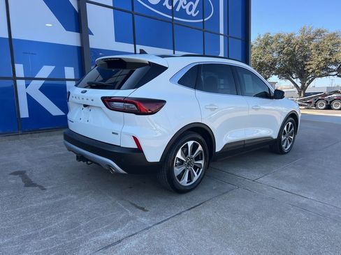 Used 2025 Ford Escape Platinum w/ Class II Trailer Tow Package image 10