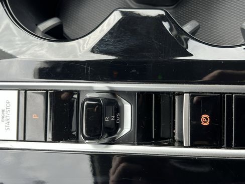 Used 2024 Volkswagen Atlas SE image 21