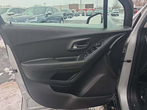 Used 2016 Chevrolet Trax LT image 11