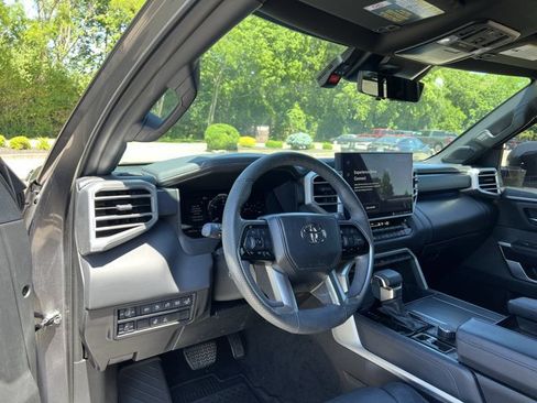 Used 2024 Toyota Sequoia Platinum AWD/4WD image 10