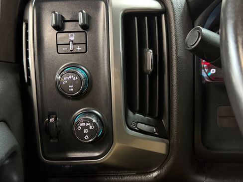 Used 2017 Chevrolet Silverado 1500 LT w/ All Star Edition AWD/4WD image 29