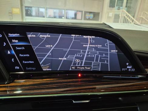 Used 2023 Cadillac Escalade ESV Premium Luxury AWD/4WD image 22
