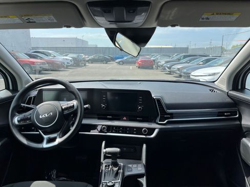 Used 2025 Kia Sportage LX FWD image 32