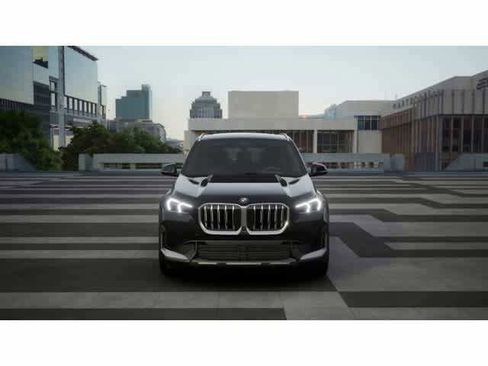 New 2026 BMW X1 xDrive28i w/ Technology Package AWD/4WD image 3