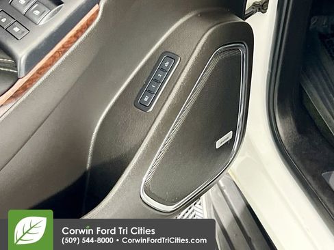 Used 2017 GMC Yukon SLT image 13