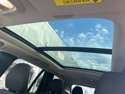 Certified 2025 Volvo XC90 B5 Plus AWD/4WD image 26