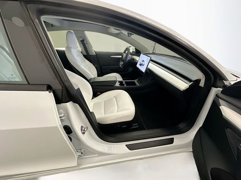 Used 2022 Tesla Model 3 Long Range image 33