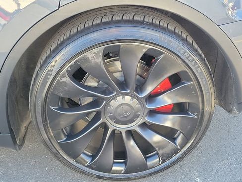 Used 2022 Tesla Model Y Performance image 6