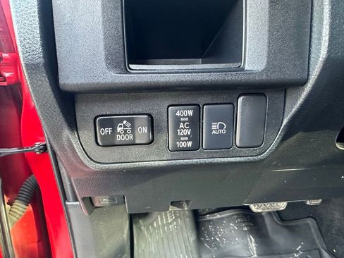 Used 2019 Toyota Tacoma TRD Sport image 15