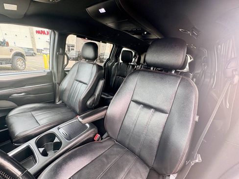 Used 2018 Dodge Grand Caravan GT FWD image 11