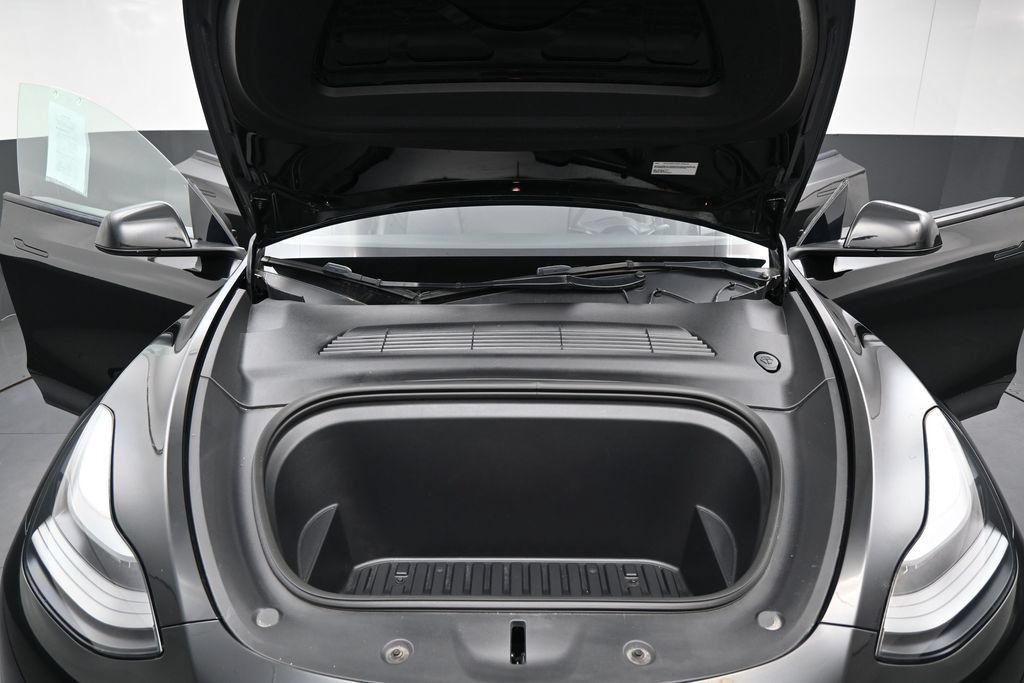 Used 2023 Tesla Model Y 2WD image 37