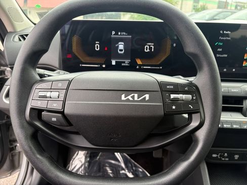 Used 2025 Kia K4 FWD image 27