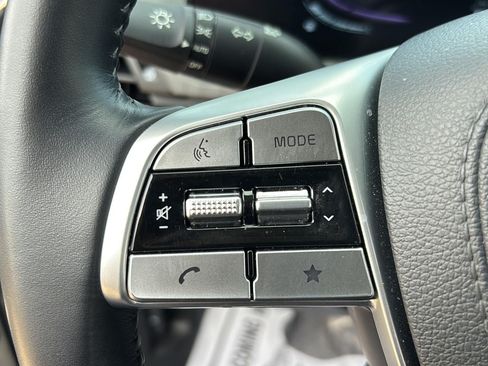 Used 2025 Kia Telluride EX w/ EX Captain's Chair Package FWD image 12