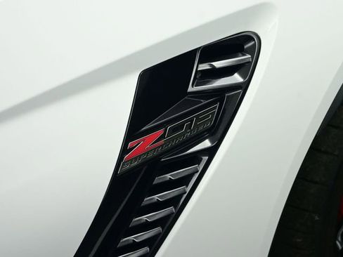 Used 2016 Chevrolet Corvette Z06 w/ 2LZ Preferred Equipment Group image 67