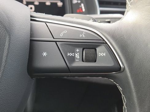 Used 2023 Audi Q8 Premium Plus image 14