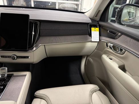 New 2026 Volvo XC90 T8 Ultra w/ Protection Package AWD/4WD image 24