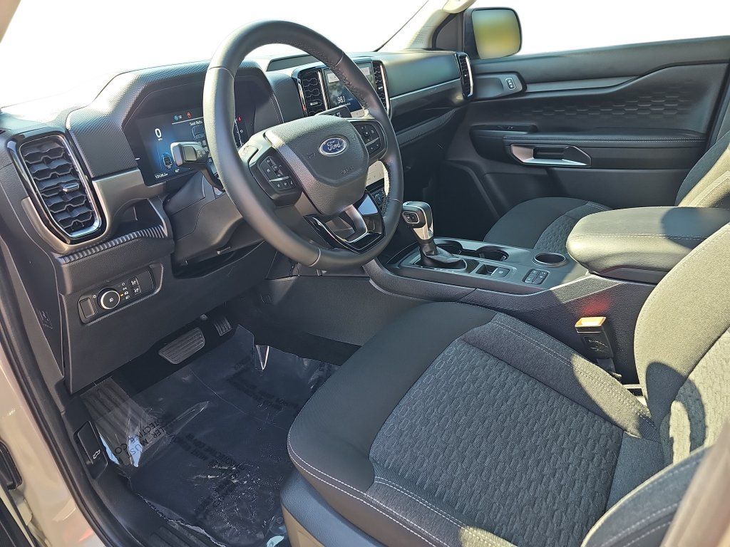 Used 2025 Ford Ranger XLT w/ Equipment Group 301A High RWD image 16