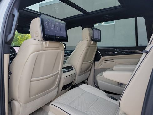Used 2021 Cadillac Escalade ESV Premium Luxury AWD/4WD image 32