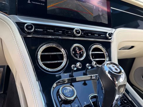 Used 2020 Bentley Continental GT V8 image 40
