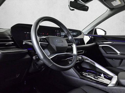 Certified 2025 Audi Q5 Premium w/ Convenience Package AWD/4WD image 10