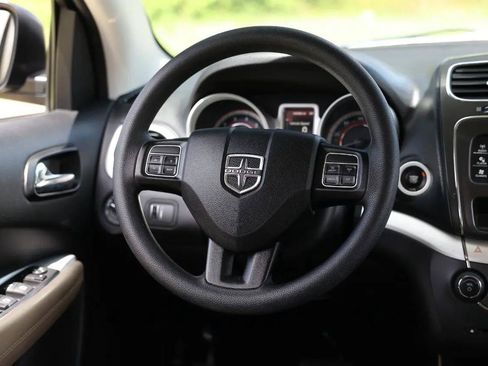 Used 2017 Dodge Journey SXT w/ Comfort/Convenience Group FWD image 27