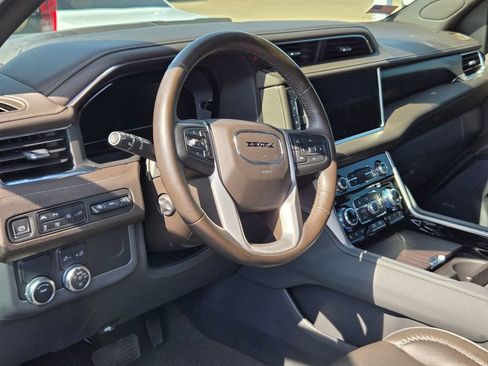 Used 2022 GMC Yukon Denali RWD image 5