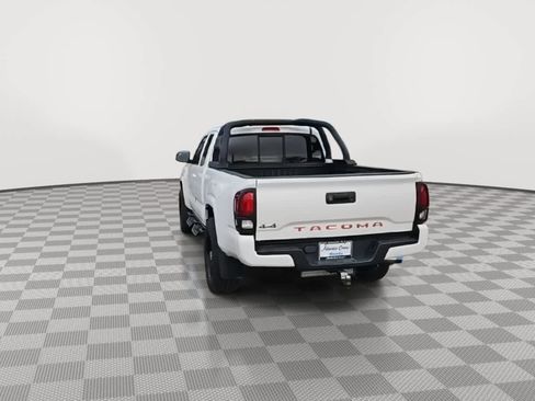 Used 2018 Toyota Tacoma SR image 7