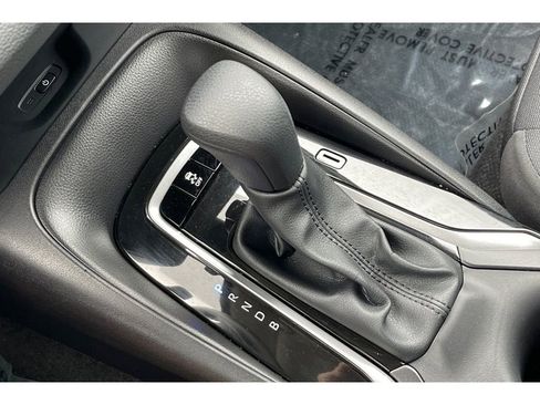 Used 2025 Toyota Corolla LE image 31