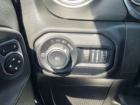 Certified 2022 Jeep Wrangler Unlimited Sahara w/ Cold Weather Group image 30