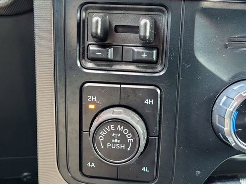 Used 2025 Ford F150 Platinum w/ Equipment Group 702A High AWD/4WD image 30