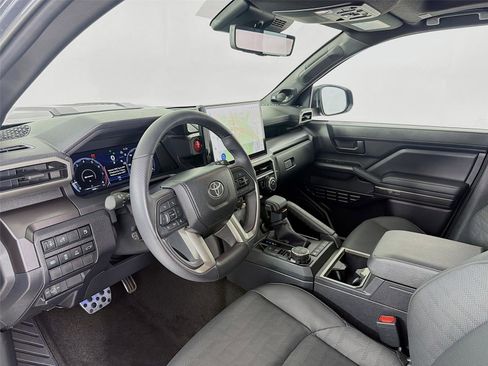 Used 2025 Toyota 4Runner TRD Sport Premium w/ Tow Technology Package AWD/4WD image 4