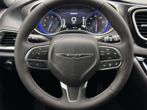 New 2026 Chrysler Voyager LX image 11