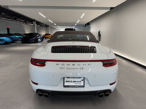 Used 2018 Porsche 911 Cabriolet image 2