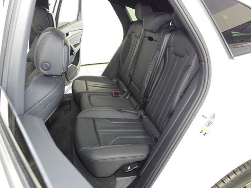 Used 2023 Audi Q5 2.0T Premium w/ Convenience Package image 21